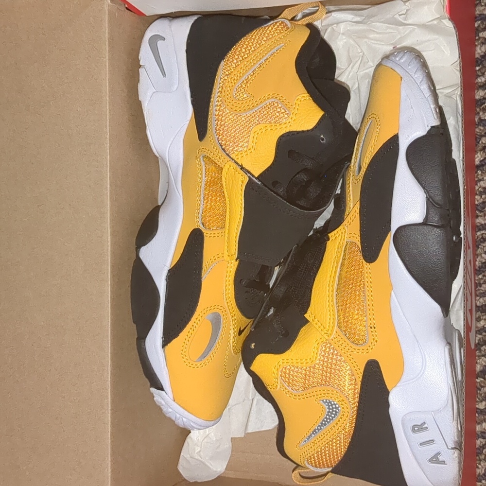 Nike Air Max Speed GS Turf Boys Shoes Size 6.5Y Sneakers BQ9632-700